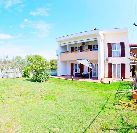 Apartments Hrga Пула Екстериор снимка